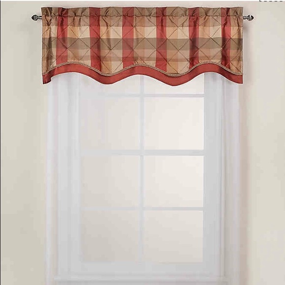 Other - Beautiful Lined Valance